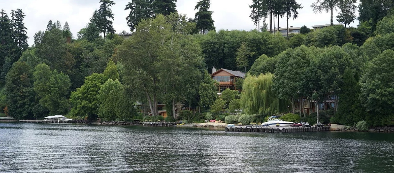 «Μάχη» για Μπιλ Γκέιτς και Μελίντα για την ονειρεμένη έπαυλη στις όχθες της λίμνης Ουάσιγκτον