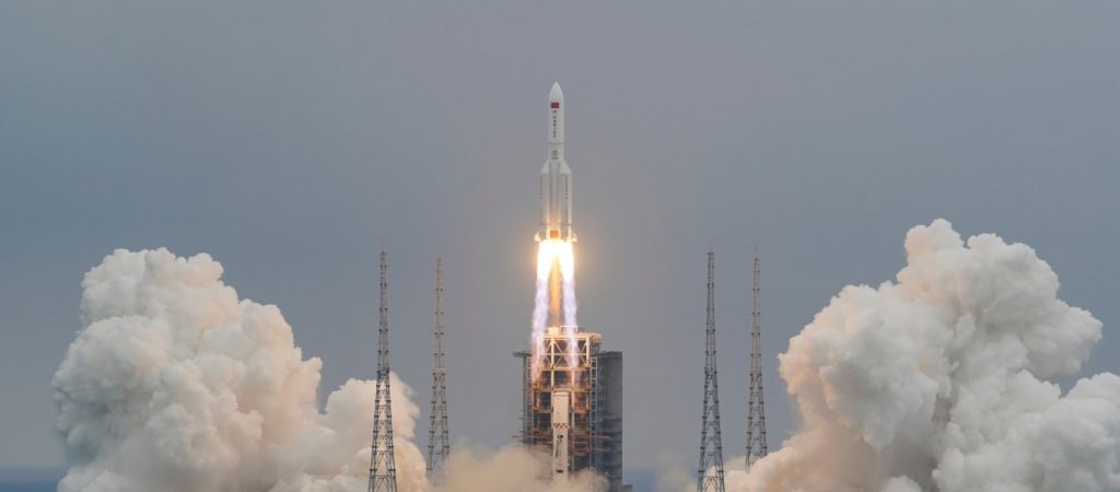 Η εντυπωσιακή στιγμή της πτώσης του κινέζικου πυραύλου στον Ινδικό Ωκεανό (βίντεο)