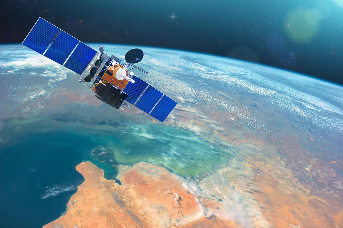La Tribune: Η Αίγυπτος θα αγοράσει κατασκοπευτικό δορυφόρο από την Γαλλία