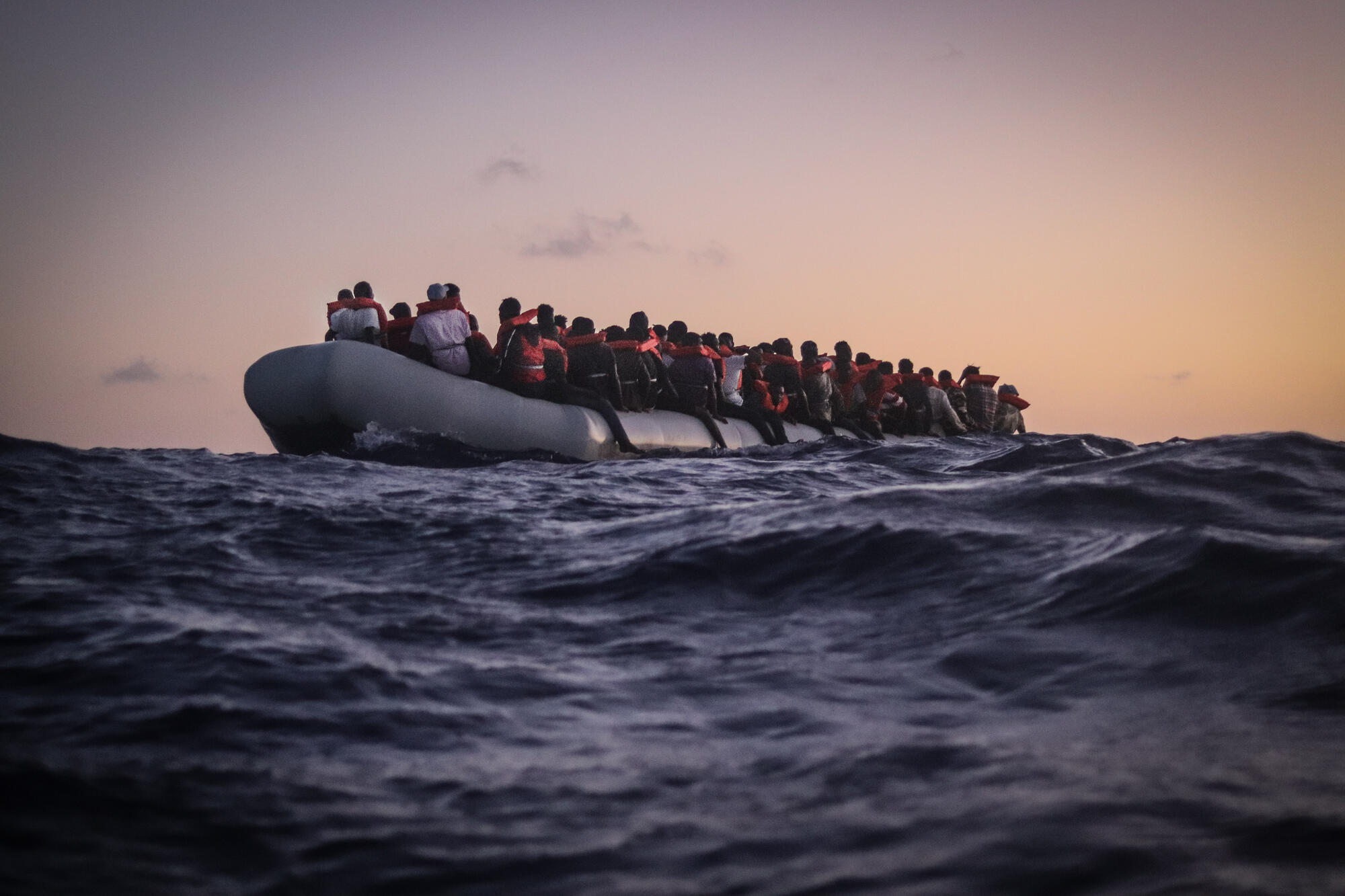 Ιταλία: Απόβαση 1000 παράτυπων μεταναστών το τελευταίο εικοσιτετράωρο