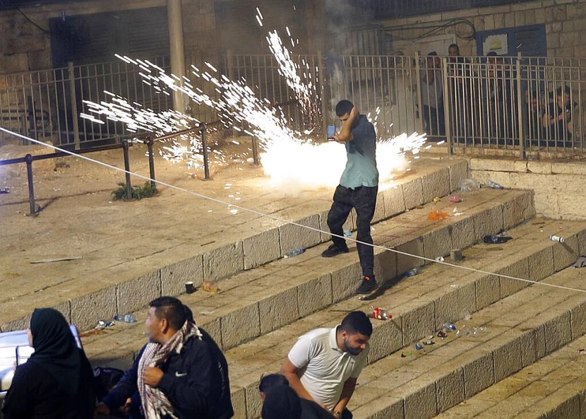 Συγκρούσεις χωρίς τέλος στην Ιερουσαλήμ: Ακόμα 90 τραυματίες από τις συγκρούσεις Παλαιστινίων και αστυνομικών