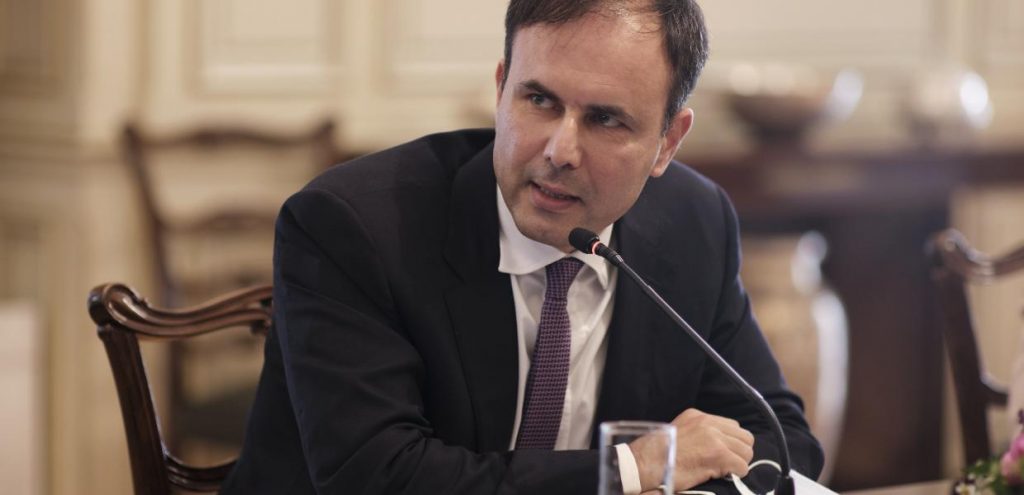 Η πρώτη αντρίκια «Συγγνώμη» από την κυβέρνηση ήρθε από κάποιον δηλωμένο gay: Τον Α.Πατέλη