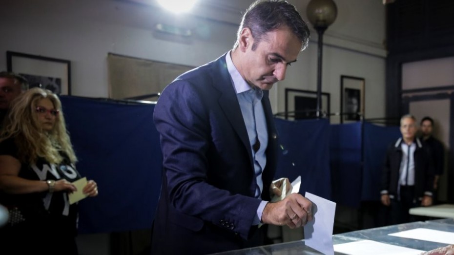 Προς εκλογικό ανασχηματισμό ο Κ.Μητσοτάκης: Θέλει να βάλει δεξιούς στην κυβέρνηση για να τους «γλυκάνει»