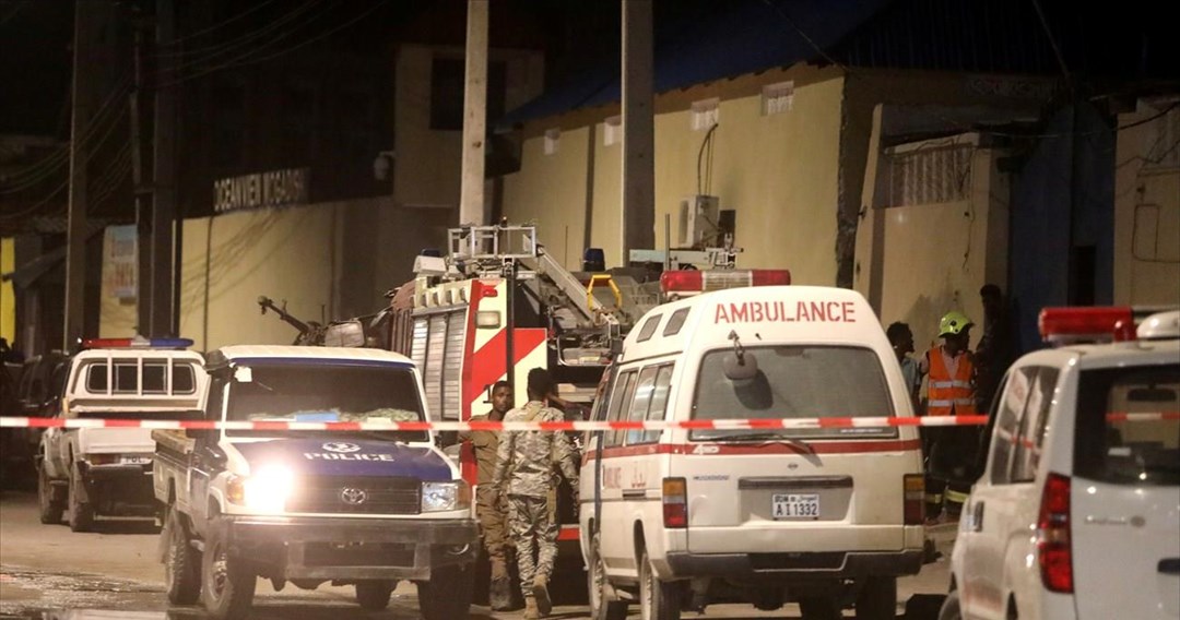 Σομαλία: Επίθεση βομβιστή-καμικάζι σε αστυνομικό τμήμα – Τουλάχιστον έξι νεκροί (βίντεο)