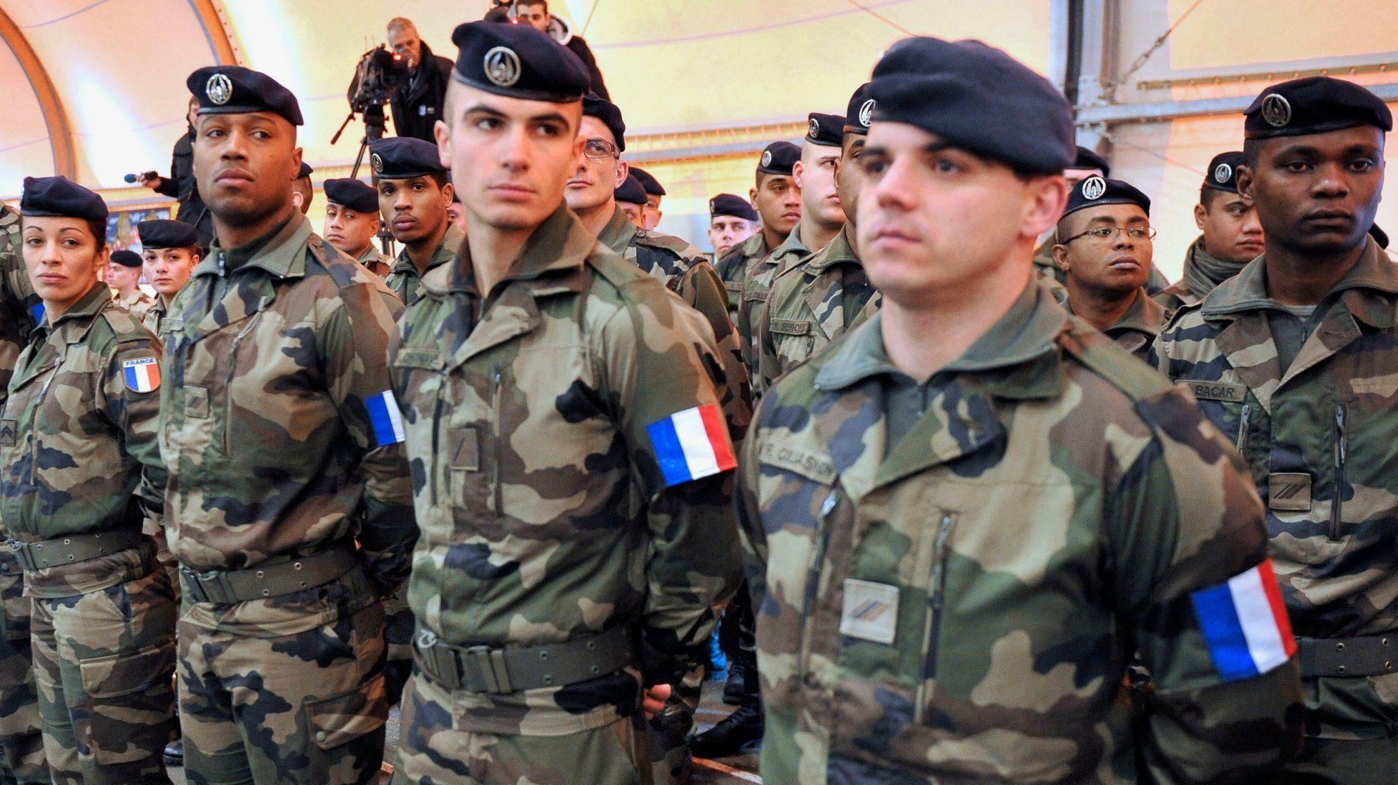 Γαλλία: Αμφισβητούν τώρα την επιστολή των 2.000 στρατιωτών:  «Ήταν ανώνυμη»