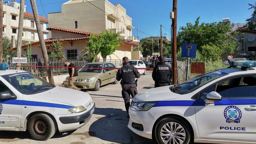 Έγκλημα στα Γλυκά Νερά – Μαρτυρία ηλικιωμένου: Χθες το βράδυ ύποπτο αυτοκίνητο «έκοβε» βόλτες στην περιοχή