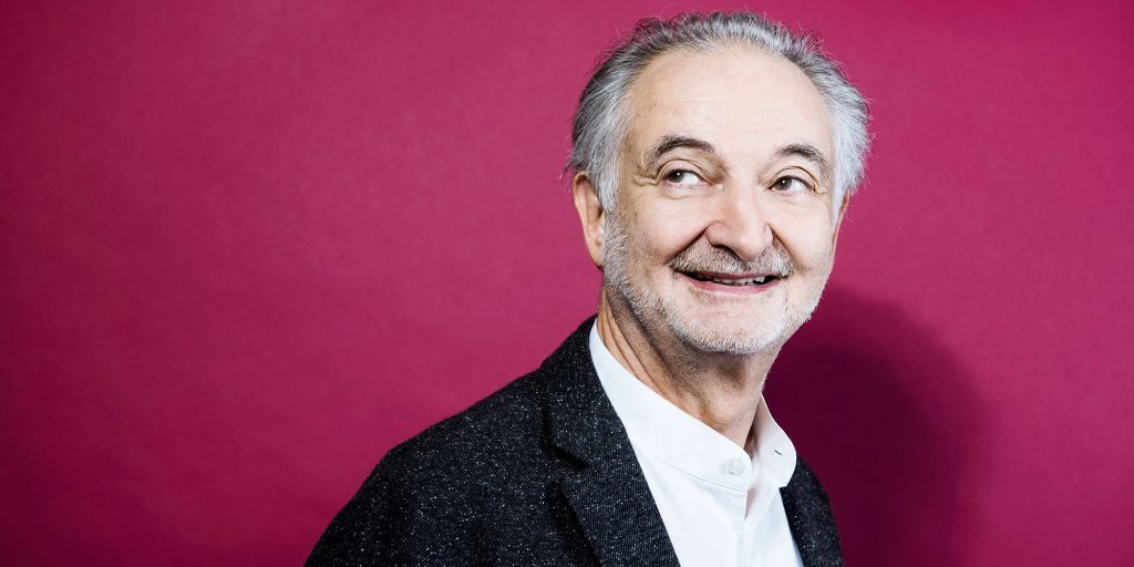 Πρόβλεψη από το 1981; – «Μία πανδημία θα μας βολέψει -Θα σκοτώσει γέρους & οι χαζοί θα τρέξουν στη θανάσιμη θεραπεία»