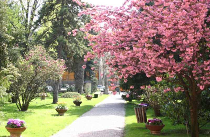 Τα ονόματα του Γιώργου Σεφέρη και του Διονυσίου Σολωμού παίρνουν δύο κήποι στην Μπολόνια