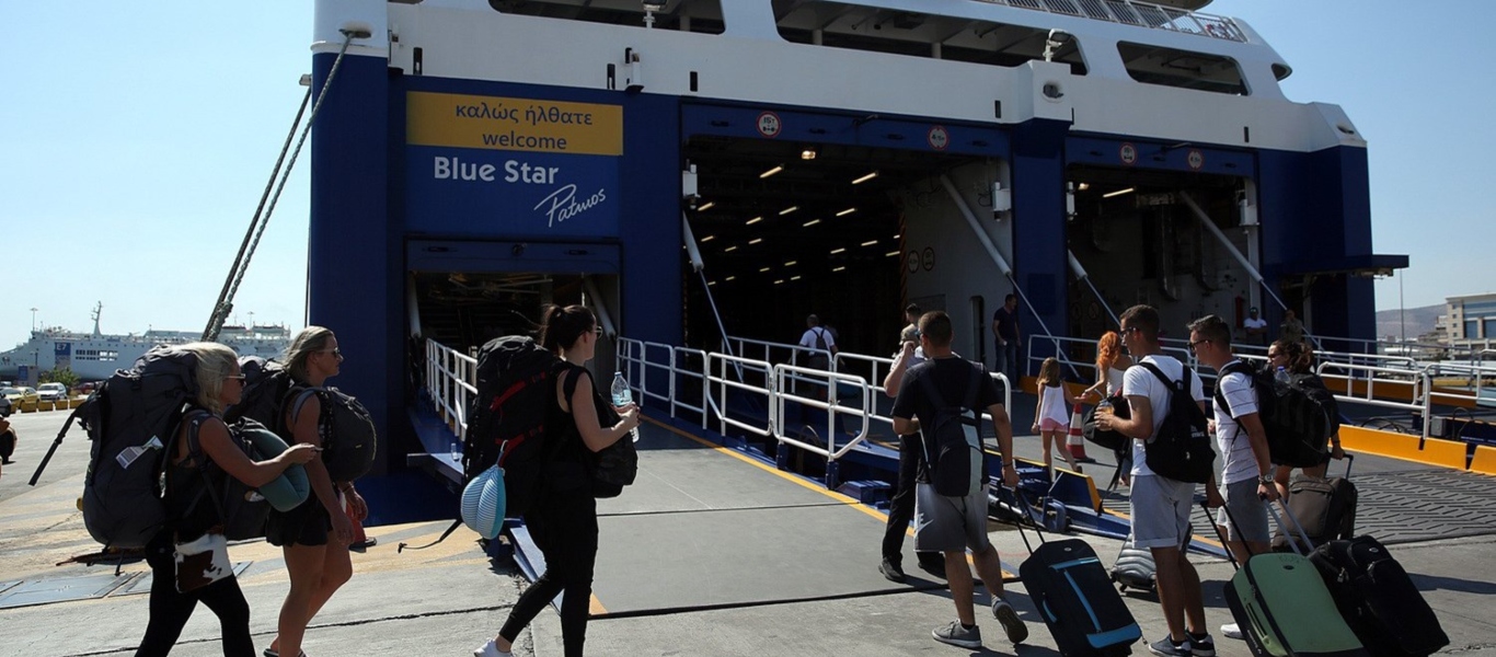 «Προκρίνεται» η χρήση πιστοποιητικού εμβολιασμού ή η εμφάνιση αρνητικού self test για μετακίνηση σε νησί