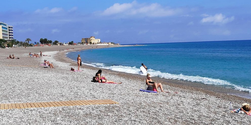 Ποιος τουρισμός; – Ομολογία Χ.Θεοχάρη: «Ελπίζουμε ότι θα μας βάλει στην ”πράσινη λίστα” η Βρετανία»