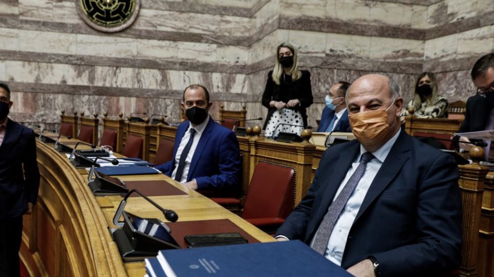 Aντιπαράθεση στη Βουλή για το νομοσχέδιο συνεπιμέλειας των τέκνων – Πυρά ακόμα και από «γαλάζιους» βουλευτές