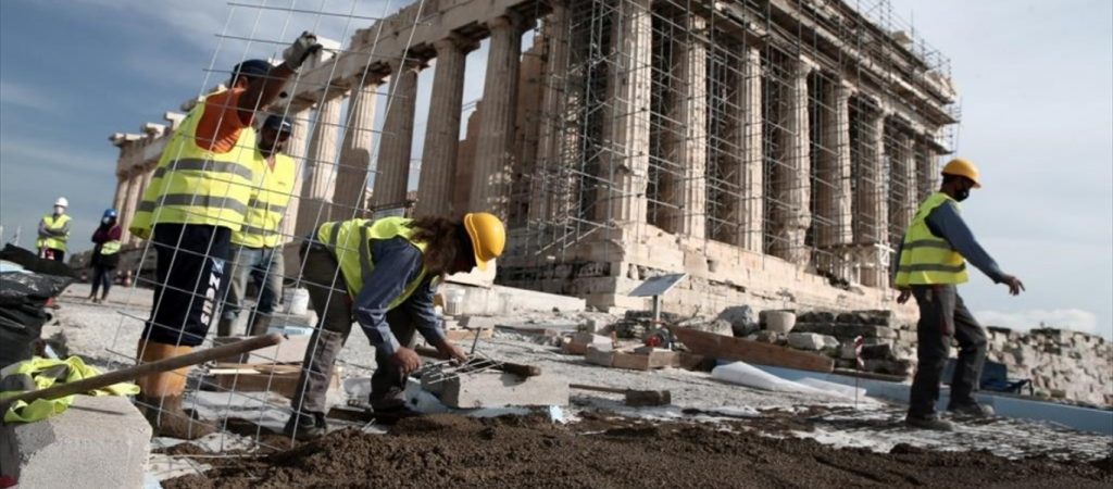 Για fake news μιλά το υπουργείο Πολιτισμού αναφορικά με την καταστροφή αρχαίων στην Ακρόπολη με κομπρεσέρ