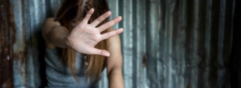 Ρόδος: Ποινή φυλάκισης 14 ετών στον πατέρα που έδερνε τις κόρες του και τη σύζυγό του