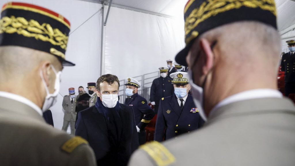 Γαλλία: Η κυβέρνηση καταδικάζει τις απειλές για πραξικόπημα – Οι στρατηγοί αντιμετωπίζουν συνέπειες