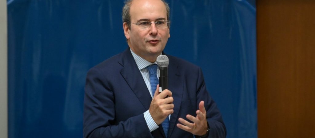 Κ.Χατζηδάκης: «Φιλεργατικό μέτρο η ψηφιακή κάρτα εργασίας» – Οι αλλαγές σε 8ωρο, υπερωρίες, απολύσεις