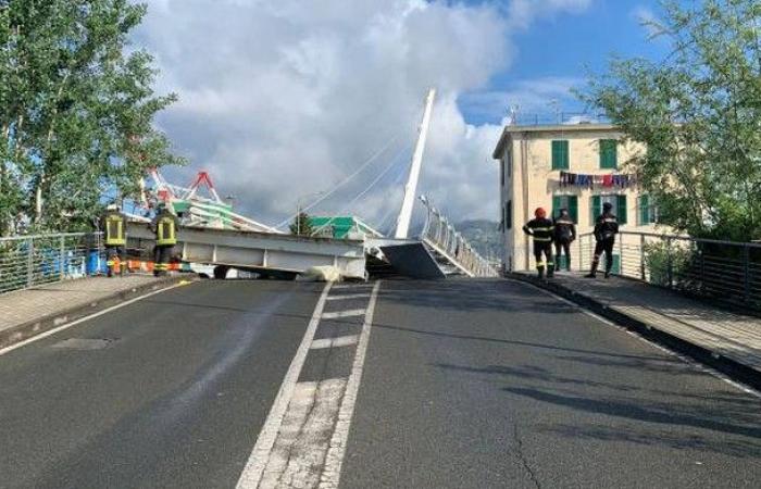 Κατέρρευσε κινητή γέφυρα στην Ιταλία εν ώρα λειτουργίας (βίντεο – φωτο)