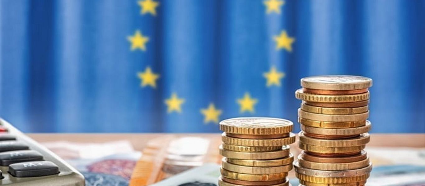Εαρινές προβλέψεις Κομισιόν για Ελλάδα: Κλίμα αβεβαιότητας και χρέος άνω του 200% τουλάχιστον έως του 2022