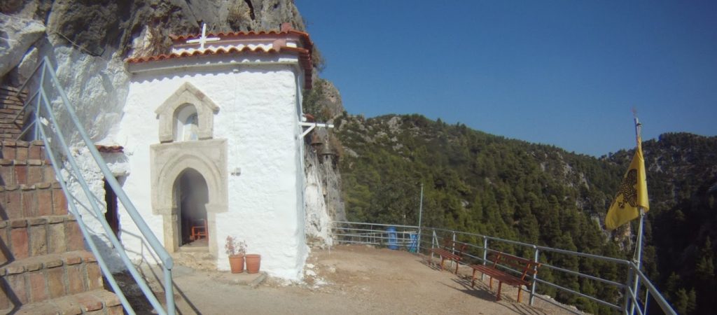 Το απομακρυσμένο εκκλησάκι στην Πάρνηθα που θυμίζει το Άγιο Όρος