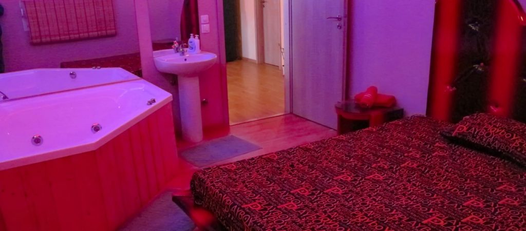 Ανοίγουν τις πόρτες τους οι οίκοι ανοχής – Ο τρόπος που θα λειτουργήσουν