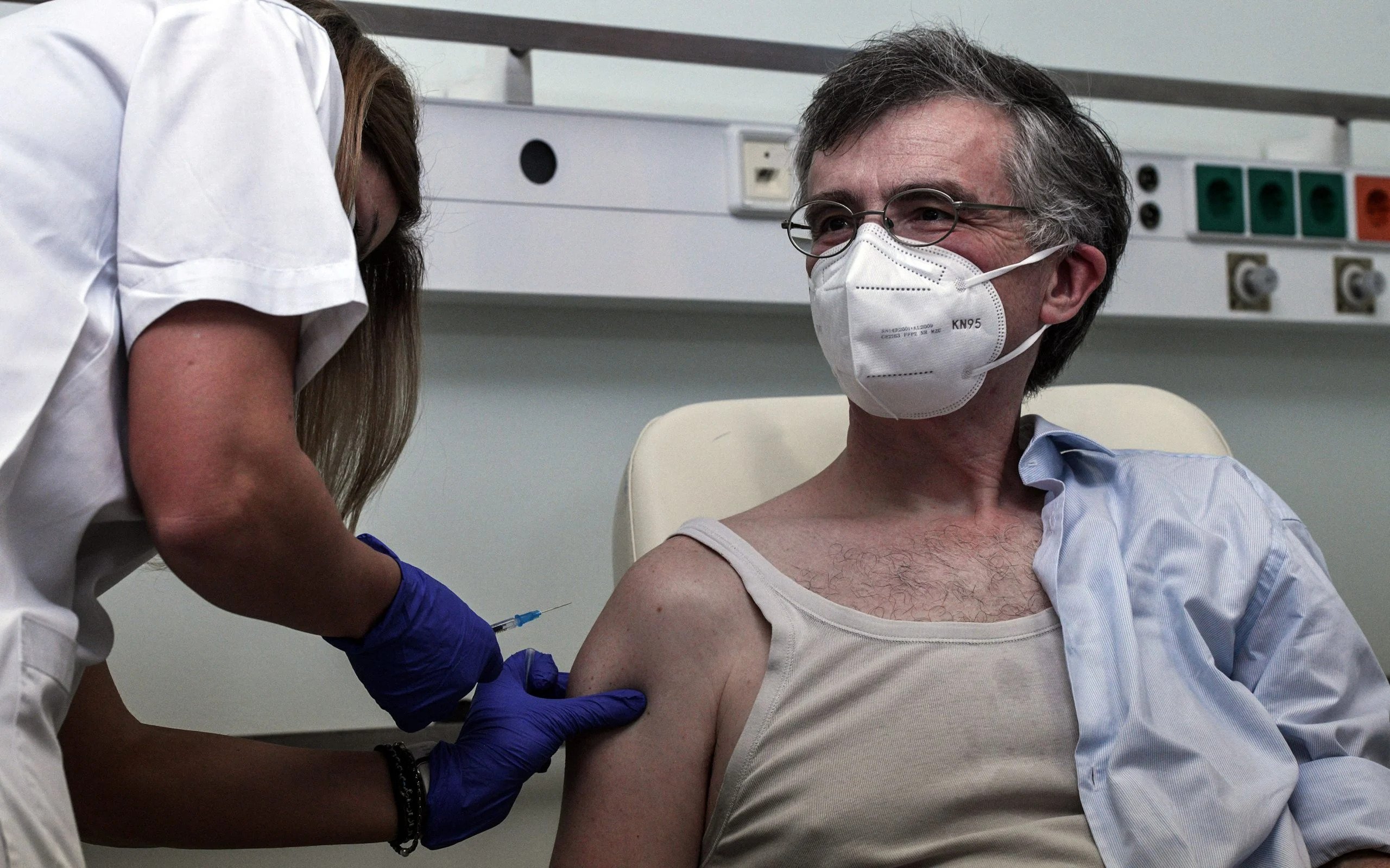 «Επανεμφάνιση» Σ.Τσιόδρα: «Πρέπει να εμβολιαζόμαστε κάθε χρόνο – Ο κορωνοϊός ήρθε εδώ για να μείνει»