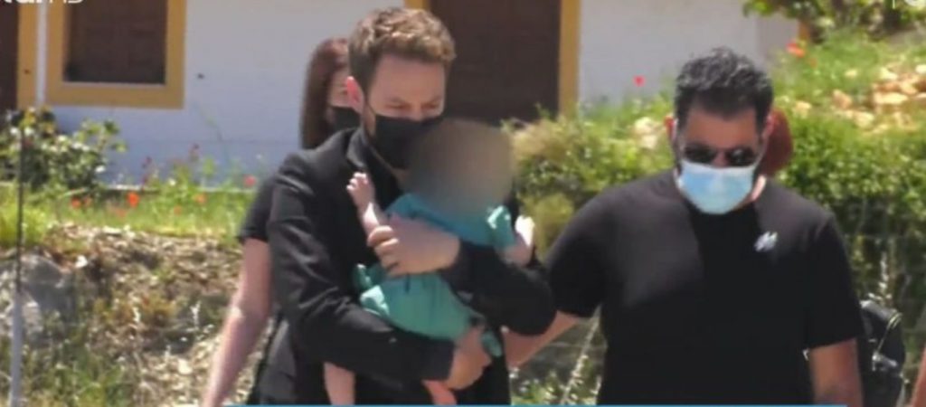 Κηδεύτηκε η 20χρονη μάνα που έπνιξαν οι αλλοδαποί κακοποιοί στα Γλυκά Νερά – Συγκλονίζουν τα στοιχεία εγκληματικότητας