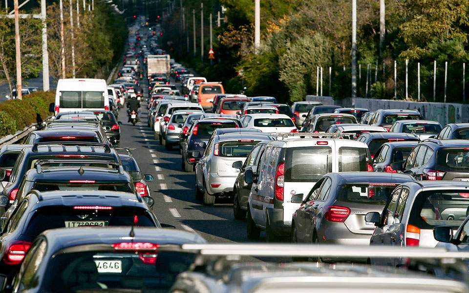 Μποτιλιάρισμα στους δρόμους της Αθήνας – Που εντοπίζονται προβλήματα (φωτο)