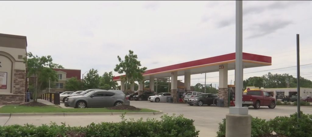 Σκηνές βγαλμένες από ταινία στην Φλόριντα – Γυναίκα ήταν κλεισμένη σε πορτ παγκάζ αυτοκινήτου