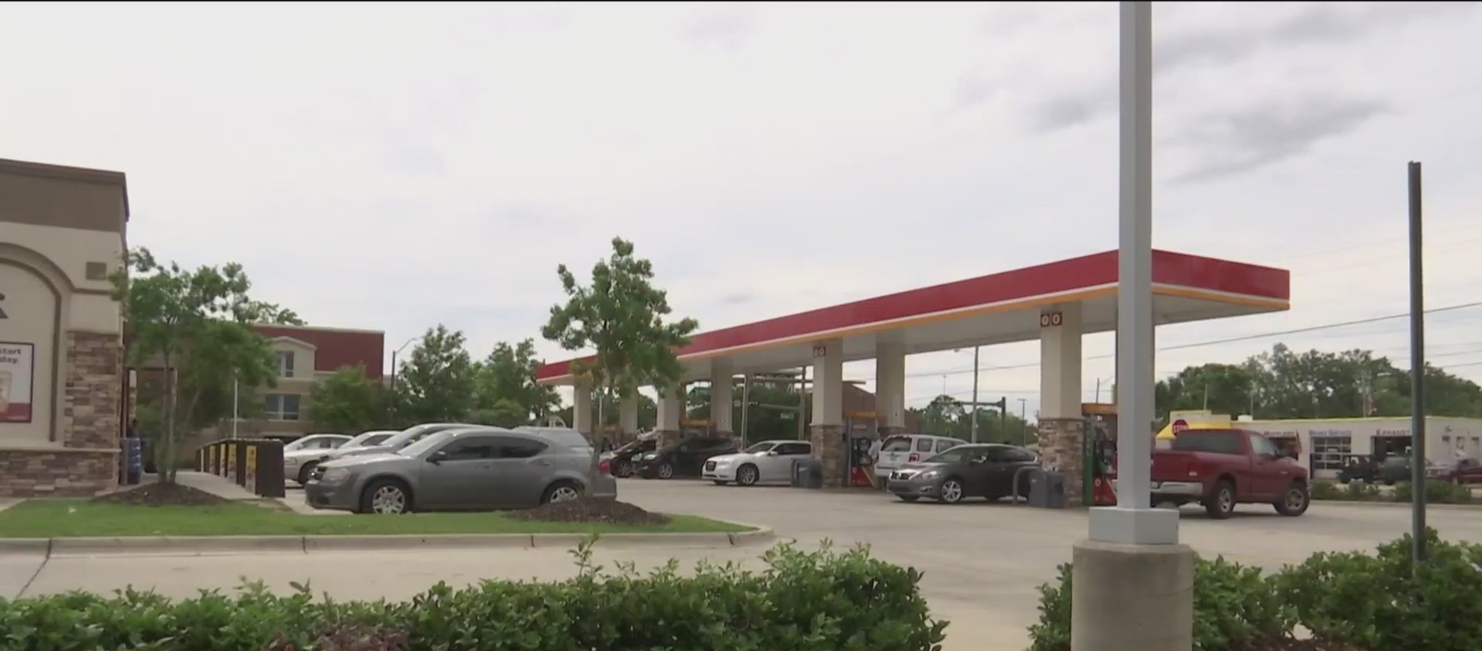 Σκηνές βγαλμένες από ταινία στην Φλόριντα – Γυναίκα ήταν κλεισμένη σε πορτ παγκάζ αυτοκινήτου