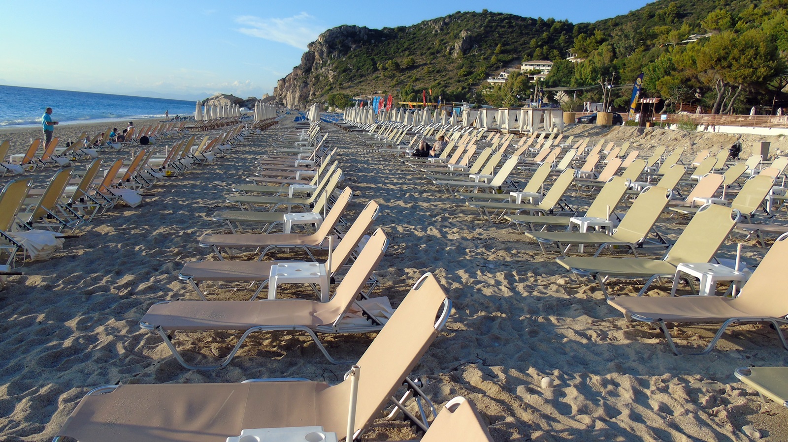 Τουρισμός στην Ελλάδα: Από Ιούλιο και αν… – Κρατήσεις «υπό του μηδενός» – Αφίξεις σχεδόν… «μηδέν»