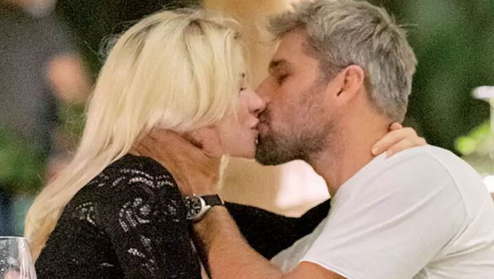 Στο Dubai ο Α.Παππάς: Τα «καυτά» φιλιά με την αγαπημένη του Alessia (φώτο)