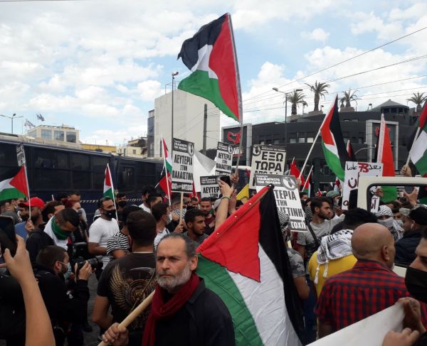 Επεισόδια έξω από την πρεσβεία του Ισραήλ: Τρεις συλλήψεις και δύο αστυνομικοί τραυματίες