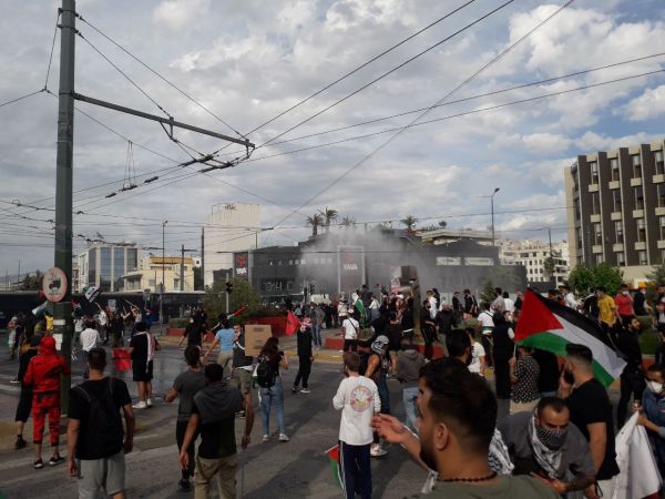 Επεισόδια με χημικά έξω από την ισραηλινή πρεσβεία – Συναγερμός στην ΕΛ.ΑΣ (φώτο)