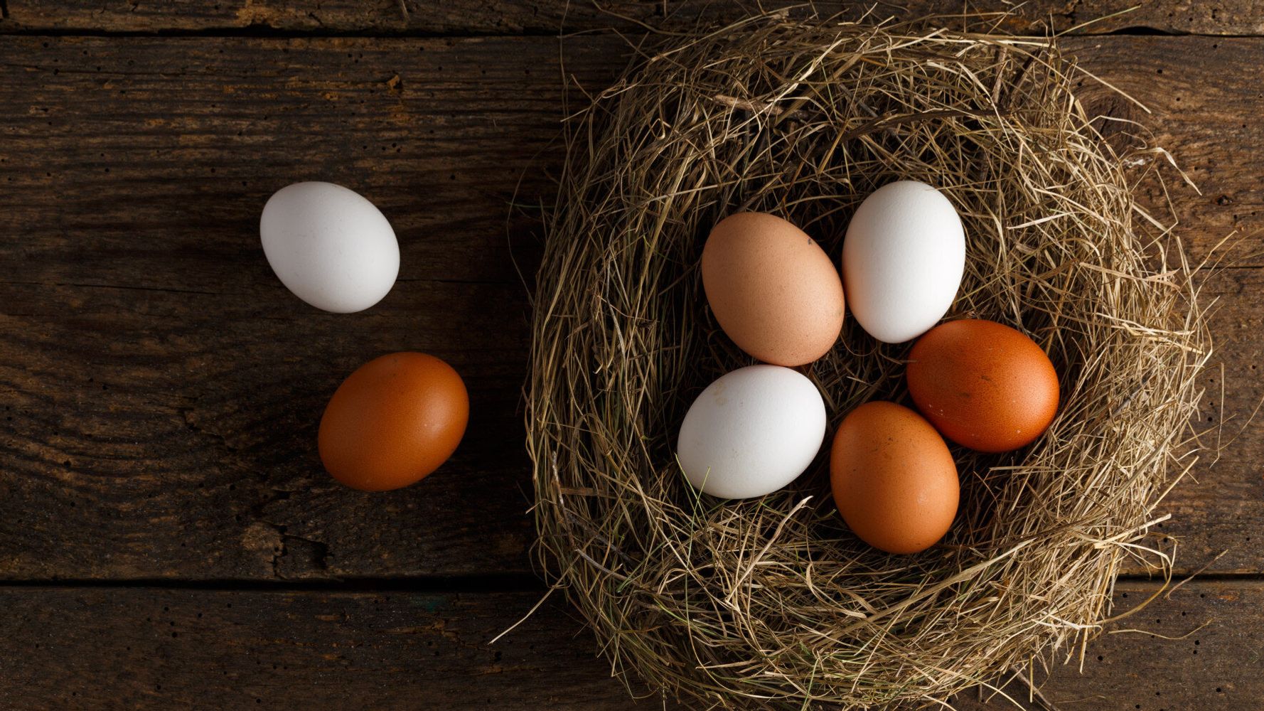 Αυτή είναι η διαφορά ανάμεσα στα λευκά και τα καφέ αυγά