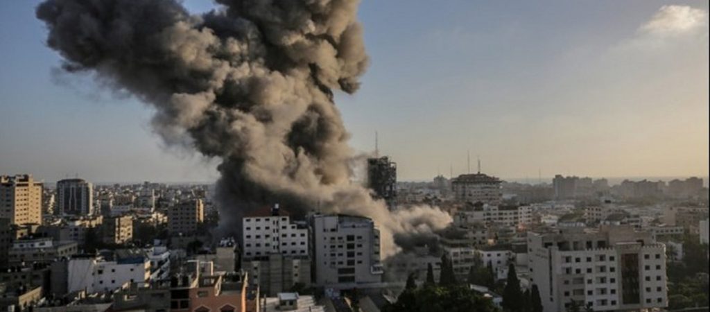 Γάζα: Πύραυλοι κατεδάφισαν το κτίριο που στεγάζονται το Associated Press και το Al Jazeera