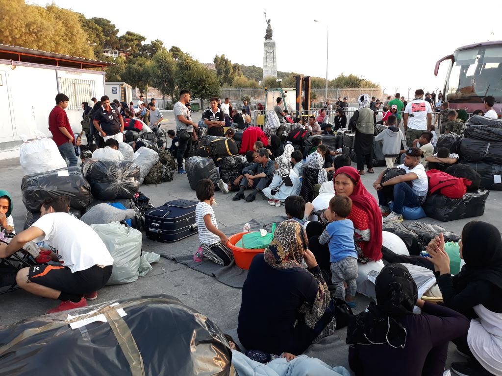 «Γκριζάρισμα» του Αιγαίου: Η κυβέρνηση εγκαθιστά χιλιάδες αλλοδαπούς στη νησιά του ανατ. Αιγαίου και στη Θράκη!