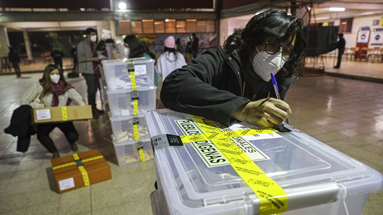 Εκλογές για την ανάδειξη Συντακτικής Συνέλευσης στη Χιλή: Στο 20% ανήλθε η συμμετοχή την πρώτη ημέρα της ψηφοφορίας