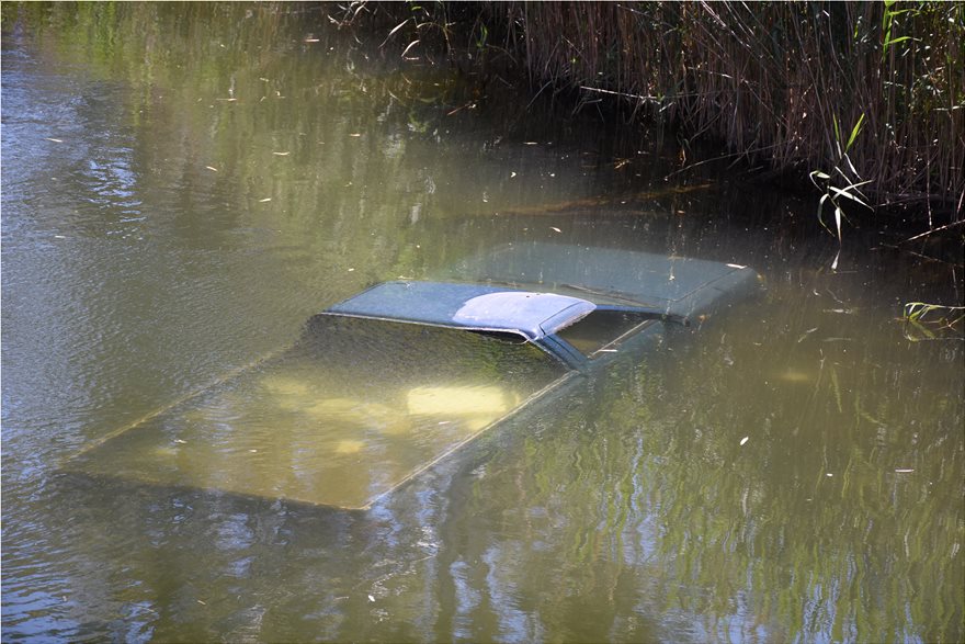 Άργος: Έκλεψαν αγροτικό IX και στην συνέχεια το έριξαν στο ποτάμι (φωτο)