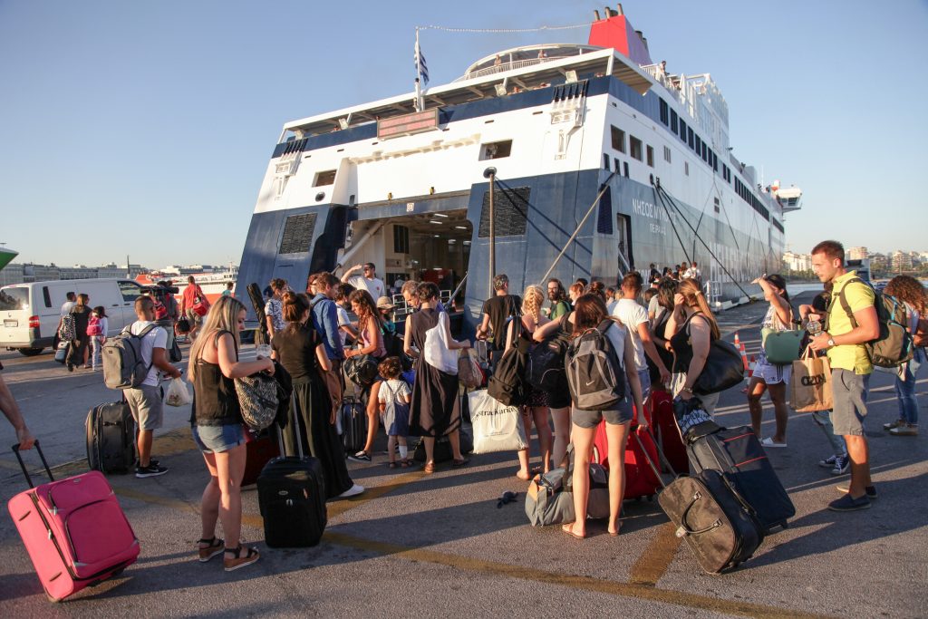 Ταξίδι με πλοίο: Με «υγειονομικό πάσο» η μετακίνησή μας στα νησιά – Τα δικαιολογητικά που χρειάζονται