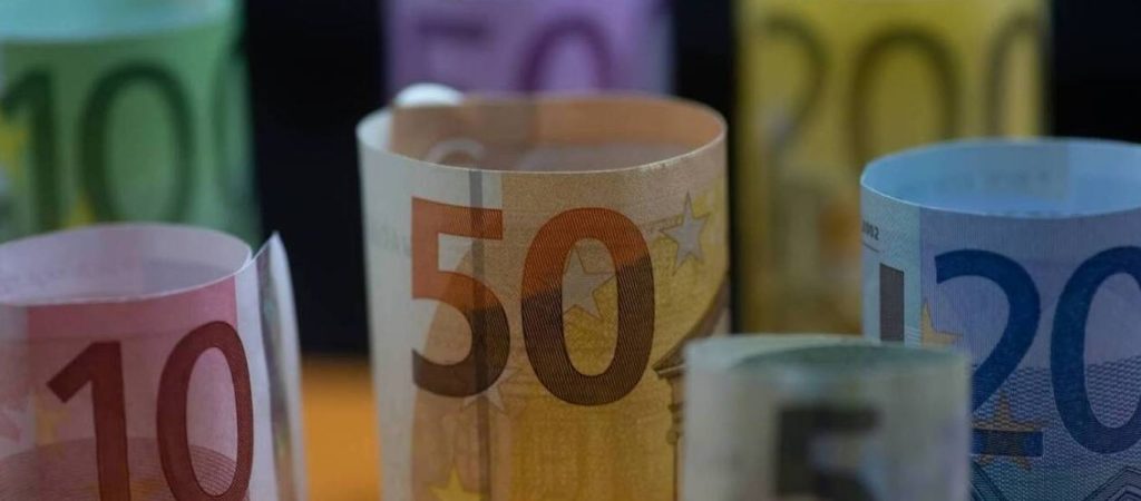 «Έρχεται» επιστροφή φόρου για τους εργαζόμενους με «μπλοκάκια» – Τι θα ισχύσει