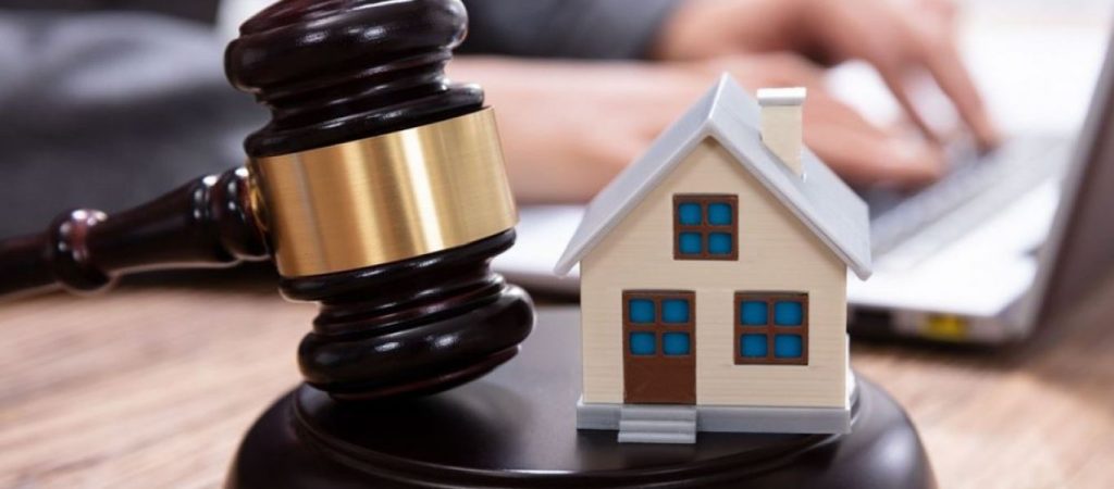 Κρίσιμες ώρες για χιλιάδες δανειολήπτες: Ξεκινούν οι πλειστηριασμοί – Στο «σφυρί» οι κατοικίες τους!