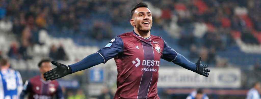 Ο Β.Παυλίδης ντύθηκε… Μαραντόνα και σκόραρε το γκολ της χρονιάς στην Ολλανδία (βίντεο)