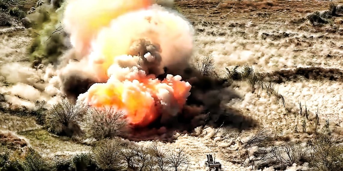 Οι Αμερικανοί πεζοναύτες σε μαζικές βολές πυροβολικού (βίντεο)