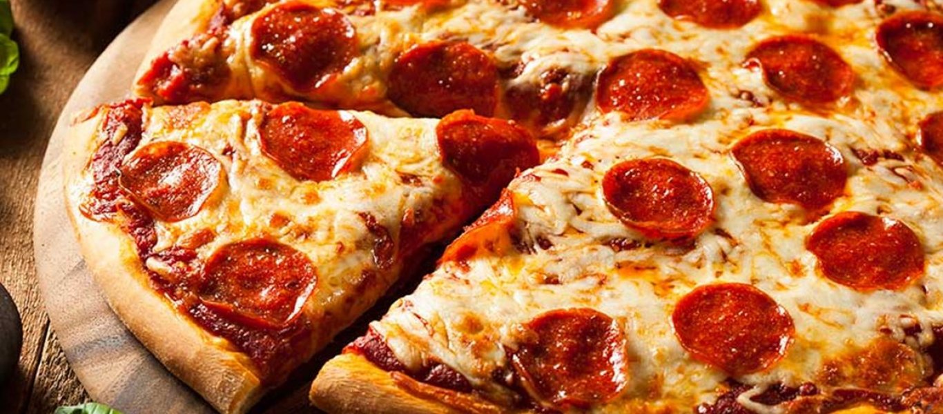 Απλή vs σπέσιαλ πίτσα: Πόσες θερμίδες έχει το κάθε κομμάτι;