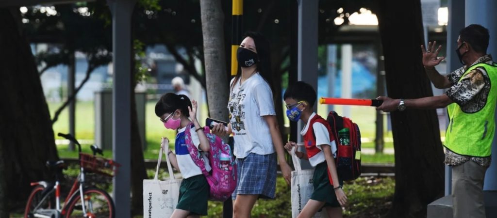Σιγκαπούρη: Κινδυνεύουν τα παιδιά λόγω κορωνοϊού – Κλείνουν τα σχολεία σε όλη την χώρα