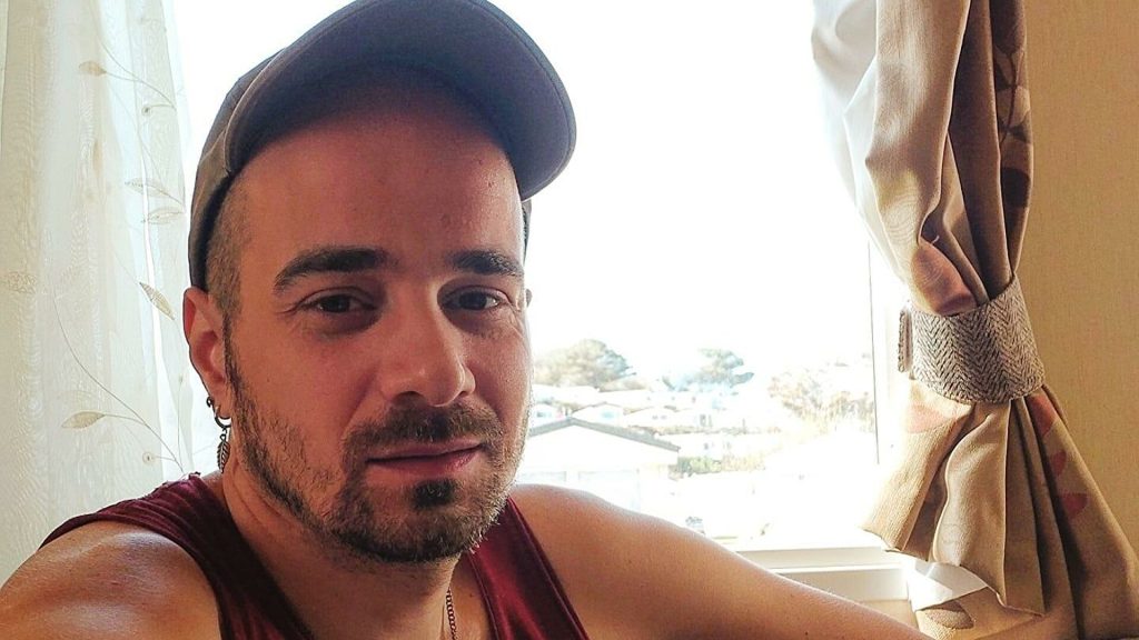 Πατέρας Σ.Άνθη: «Είχα μία μικρή ελπίδα ότι είναι ζωντανός» – Εγκληματική ενέργεια βλέπει η οικογένεια