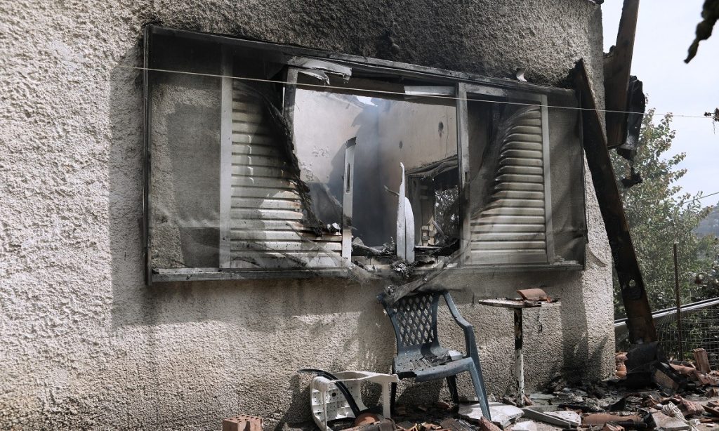 Έως τις Κυκλάδες και την Ικαρία έφθασε ο καπνός από την πυρκαγιά στο Σχίνο Κορινθίας! (φωτό)