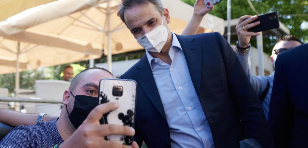 Κ. Μητσοτάκης σε ανάπηρο με αμαξίδιο: «Έχεις και ωραίο εργαλείο:» – Ας τον μαζέψει κάποιος! (βίντεο)