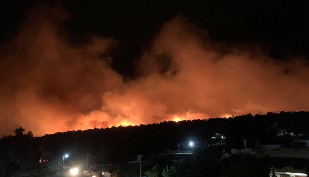 Αρχηγός Πυροσβεστικού Σώματος – Σ.Κολοκούρης: «Σε ύφεση η φωτιά στο Σχίνο Κορινθίας»