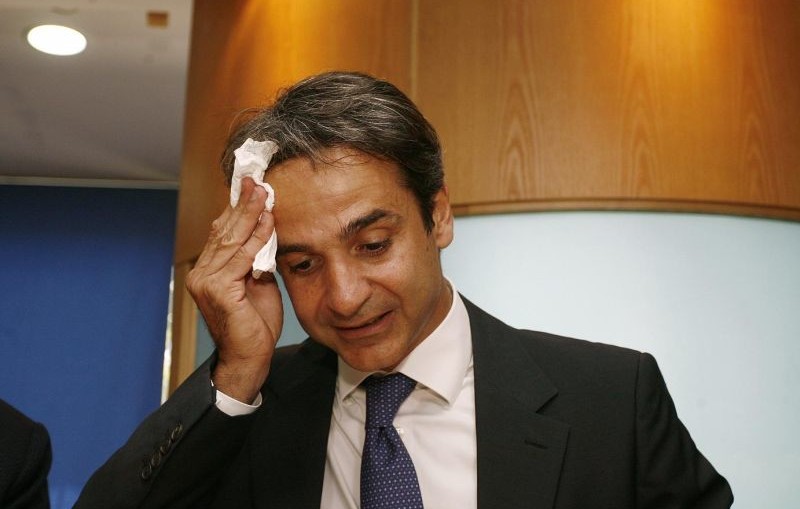 «Σούζα» ο Κ.Μητσοτάκης μπροστά στον Π.Λασκαρίδη: Έσκυψε το κεφάλι και είπε κι «ευχαριστώ» (upd)