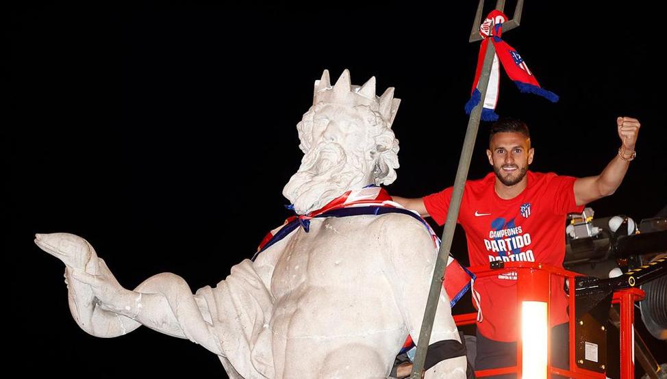 Ατλέτικο Μαδρίτης: Ο Κόκε έκανε… φιέστα κατ’ οίκον – Πήγε την κούπα σε σπίτι οπαδών (βίντεο)